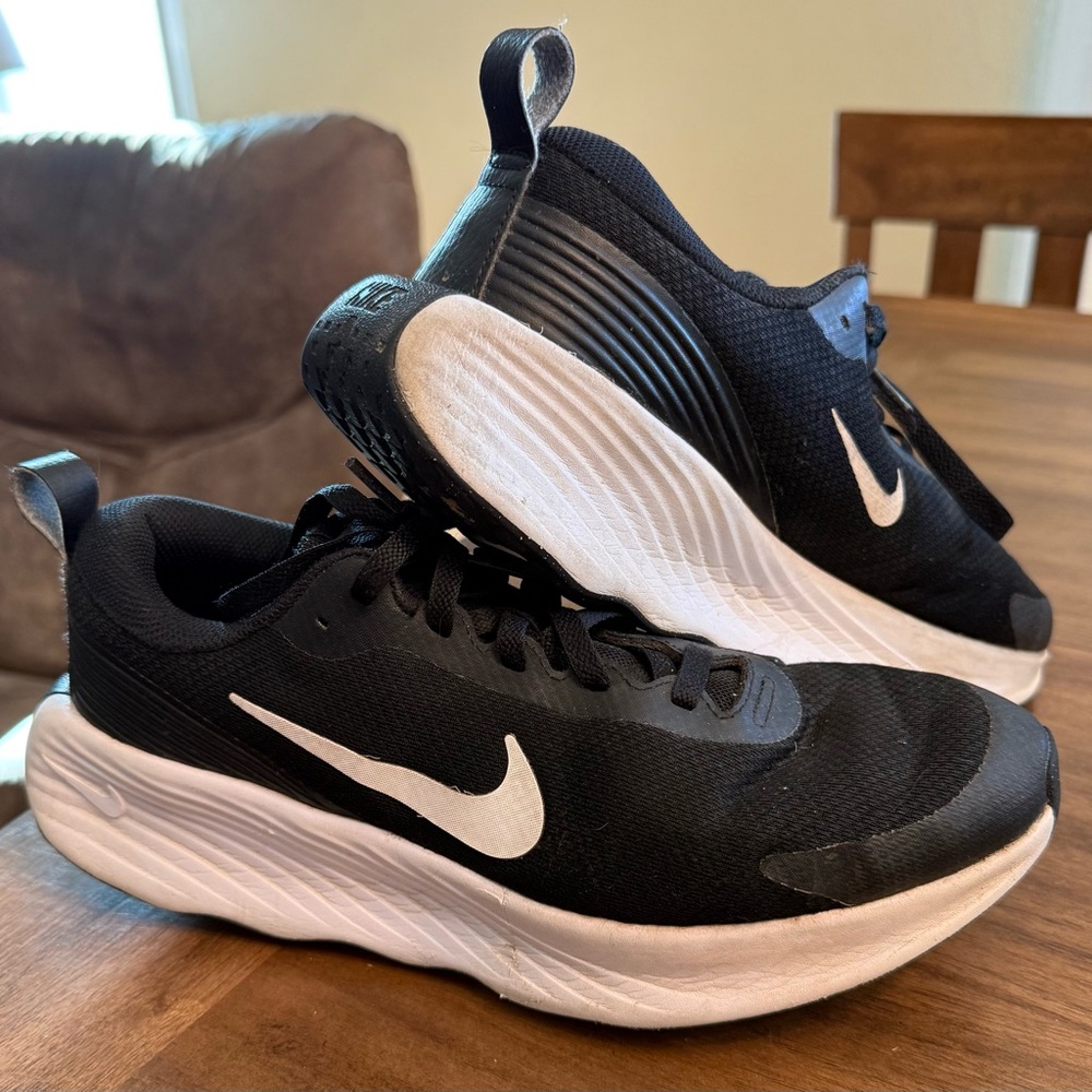 Nike Black Knit Athletic Sneakers with White Swoosh